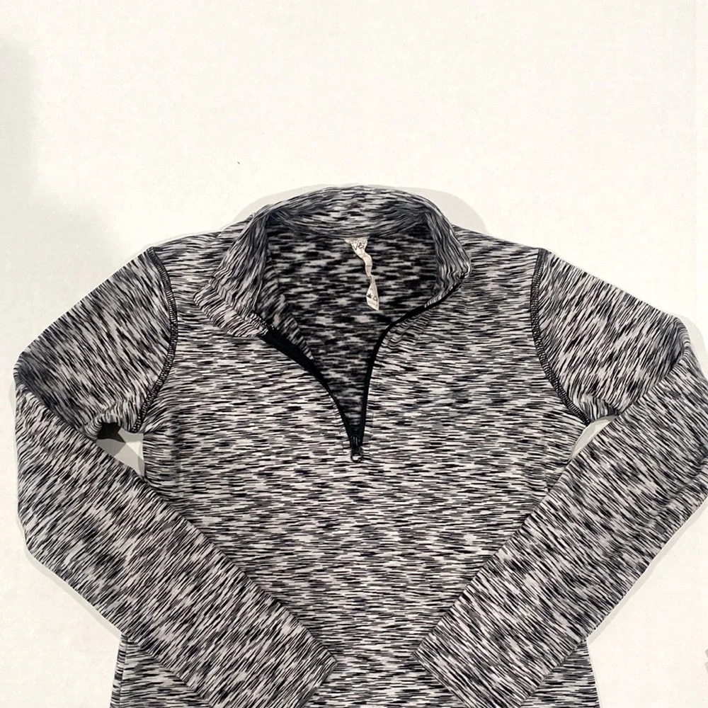 Girls blouses 1 ROCAWEAR pink 6-6X, 1 RAINWEAR gray pullover zip up      SIZE 6X - Picture 3 of 10